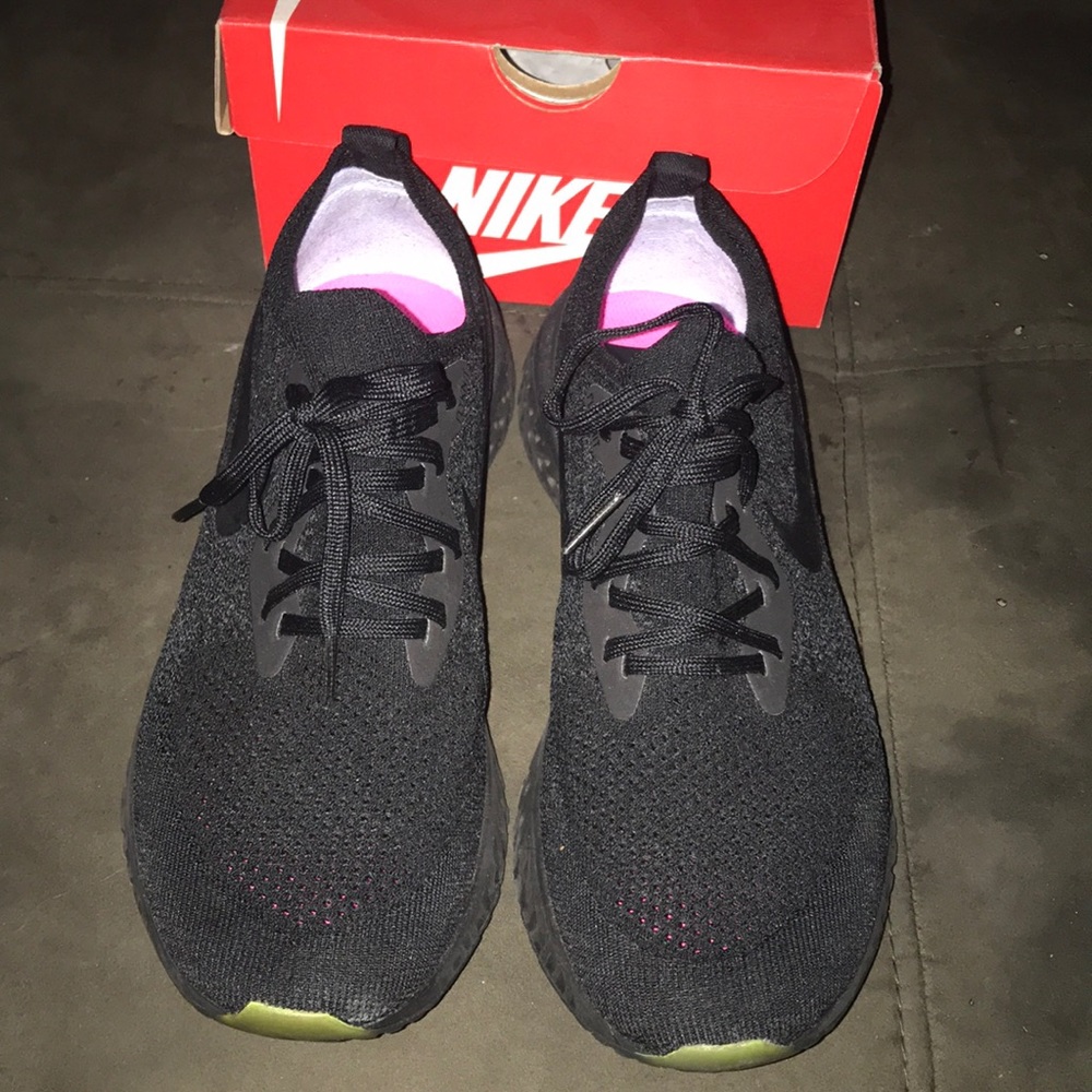 Betrue Nike shoes worn once!